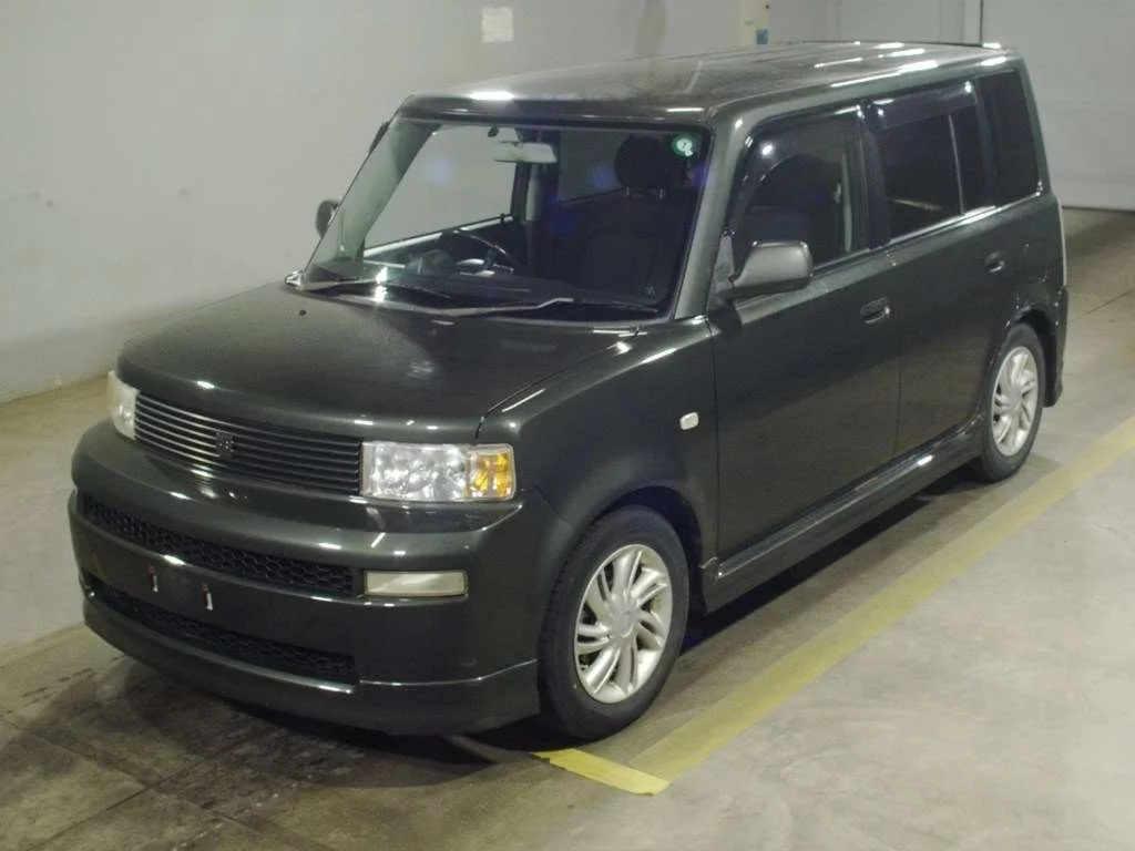 Toyota bB  с аукциона в Японии