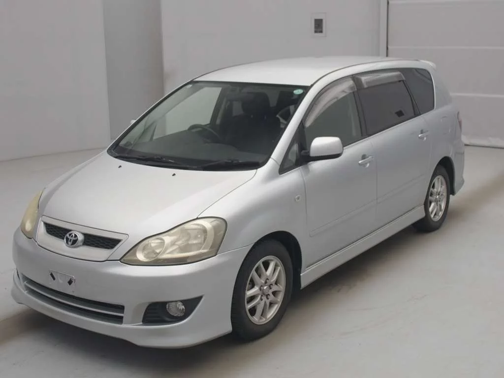 Toyota Ipsum  с аукциона в Японии