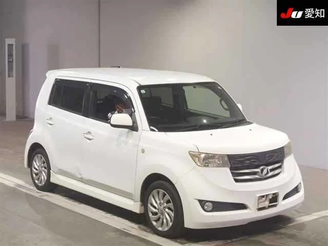 Toyota bB  с аукциона в Японии
