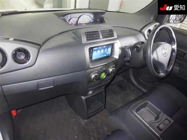 Toyota bB  с аукциона в Японии