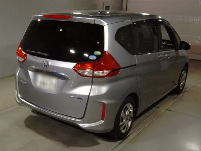 HONDA FREED HYBRID