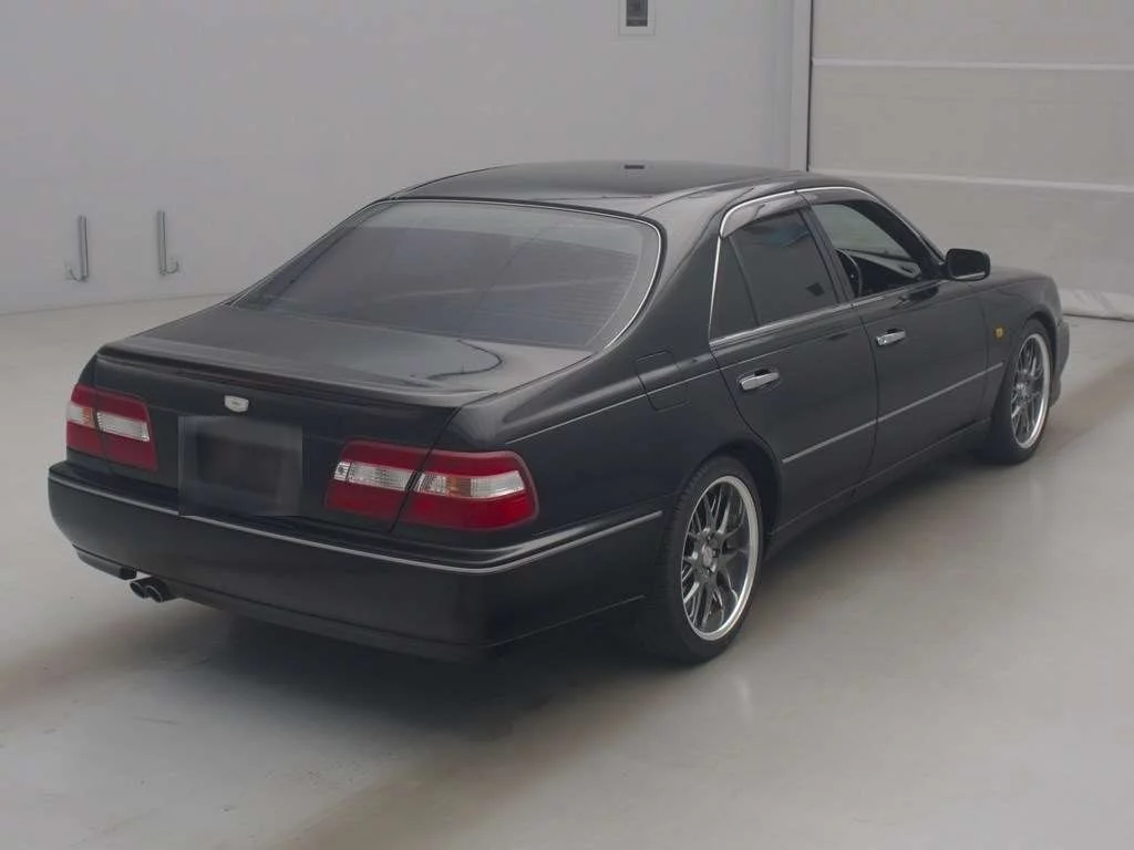 Nissan Cima  с аукциона в Японии