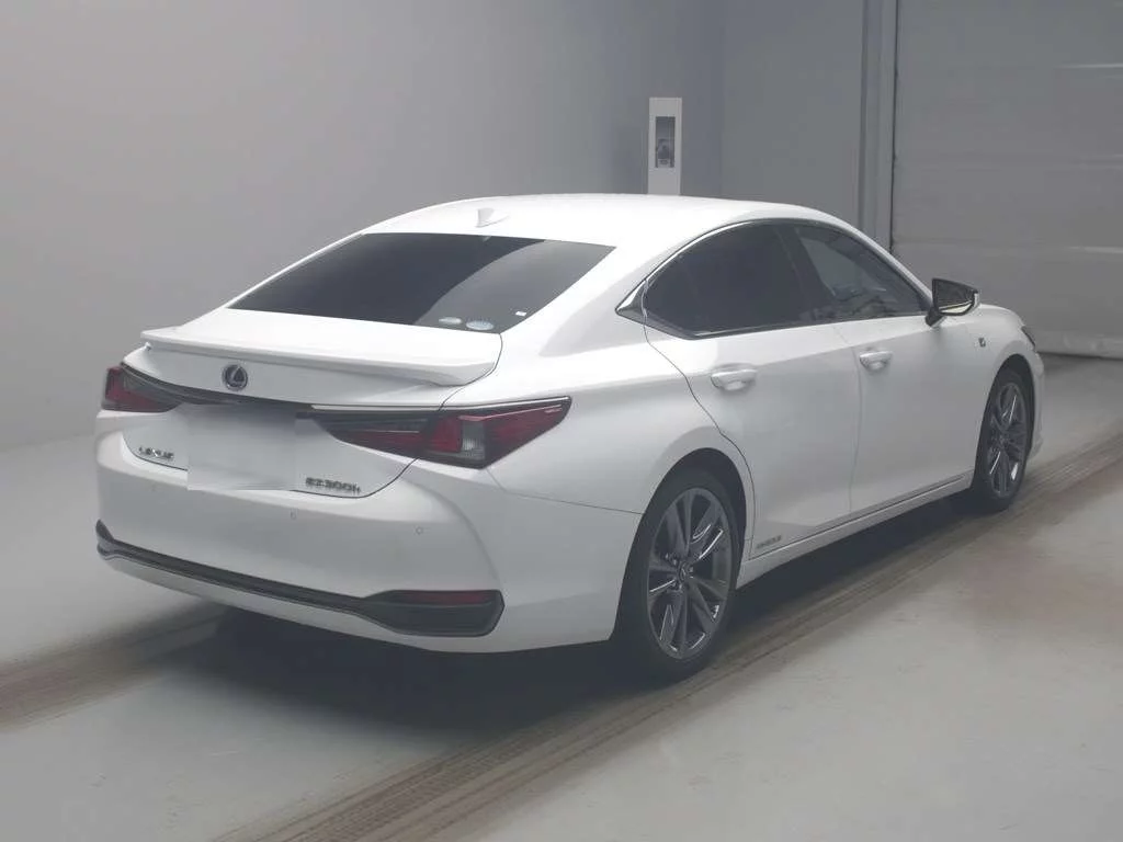 Lexus ES300h  с аукциона в Японии