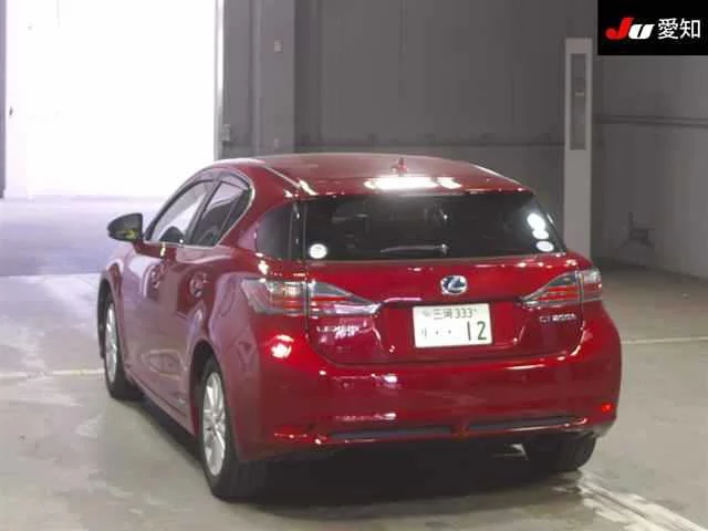 Lexus CT200h  с аукциона в Японии