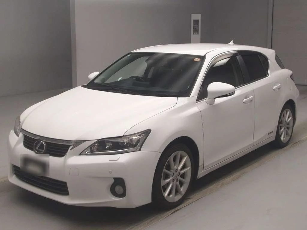 Lexus CT200h  с аукциона в Японии
