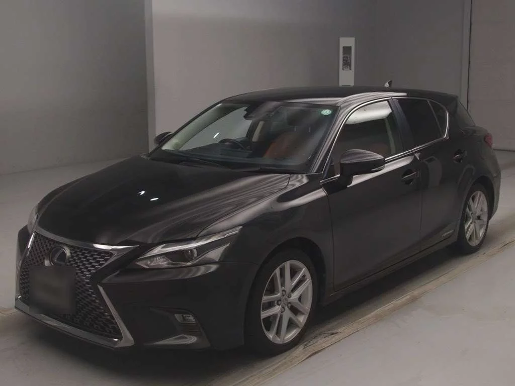Lexus CT200h  с аукциона в Японии