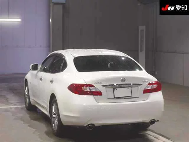Nissan Fuga  с аукциона в Японии