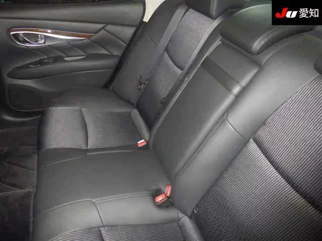 Nissan Fuga  с аукциона в Японии