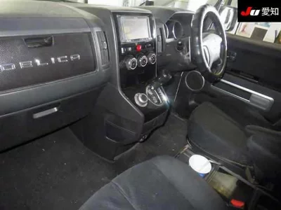 Mitsubishi Delica D:5