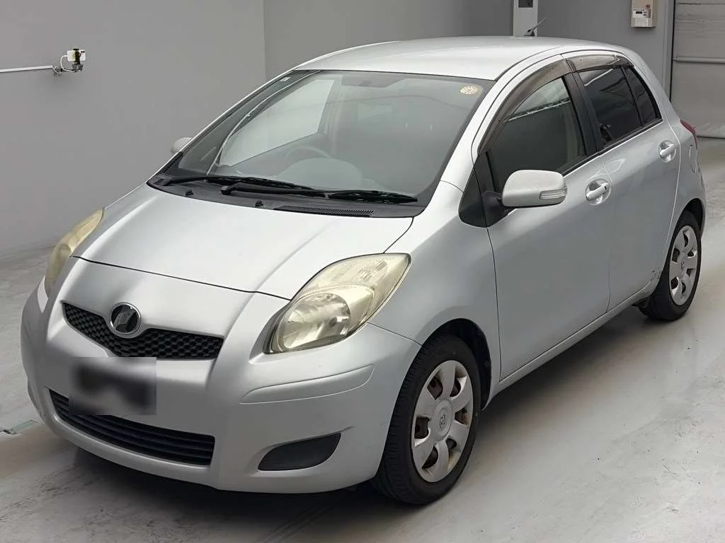 Toyota Vitz  с аукциона в Японии