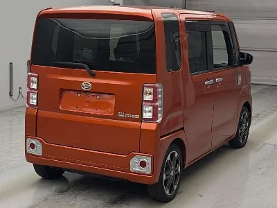 DAIHATSU WAKE