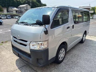 TOYOTA REGIUS VAN