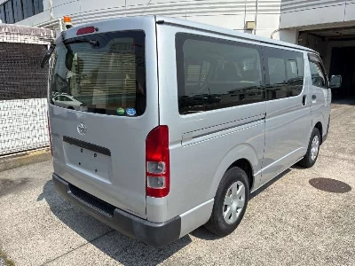 TOYOTA REGIUS VAN