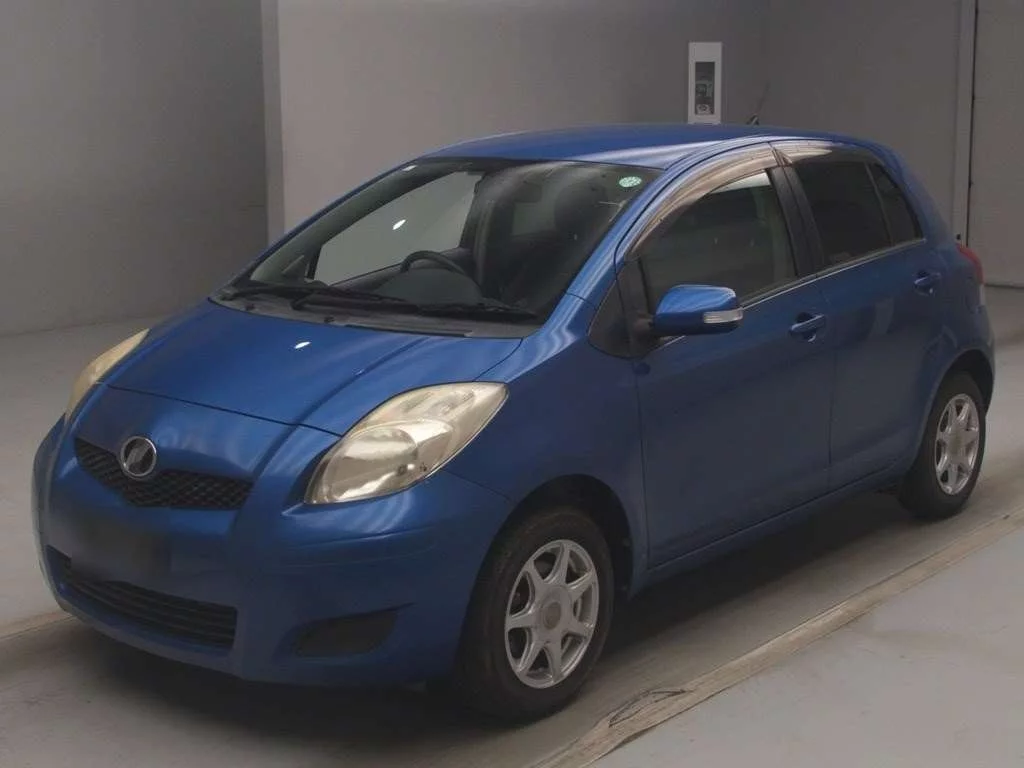 Toyota Vitz  с аукциона в Японии