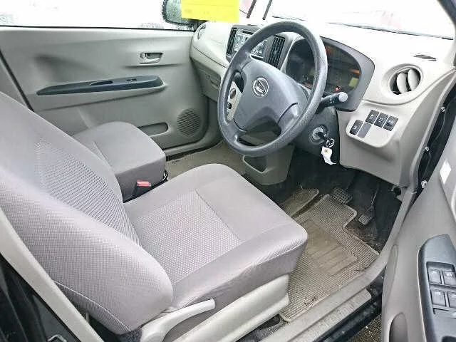 Daihatsu Mira e:S  с аукциона в Японии