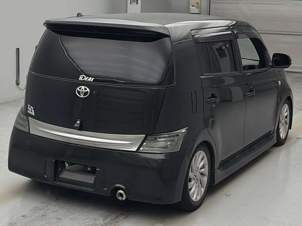 Toyota bB  с аукциона в Японии