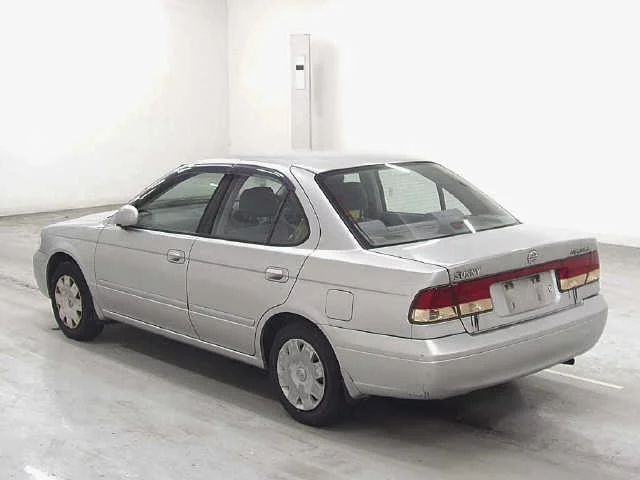 Nissan Sunny  с аукциона в Японии
