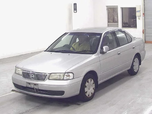 Nissan Sunny  с аукциона в Японии