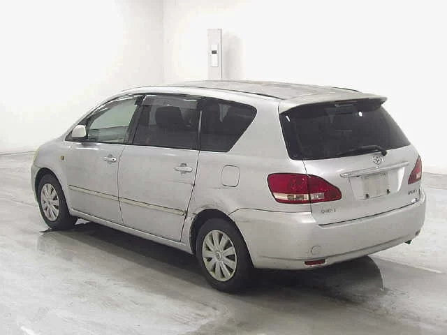 Toyota Ipsum  с аукциона в Японии