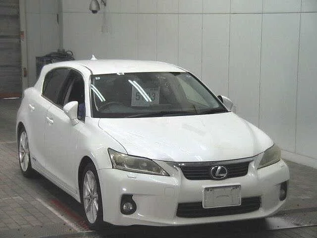 Lexus CT200h  с аукциона в Японии