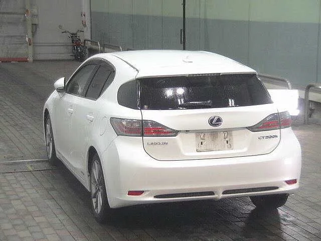 Lexus CT200h  с аукциона в Японии