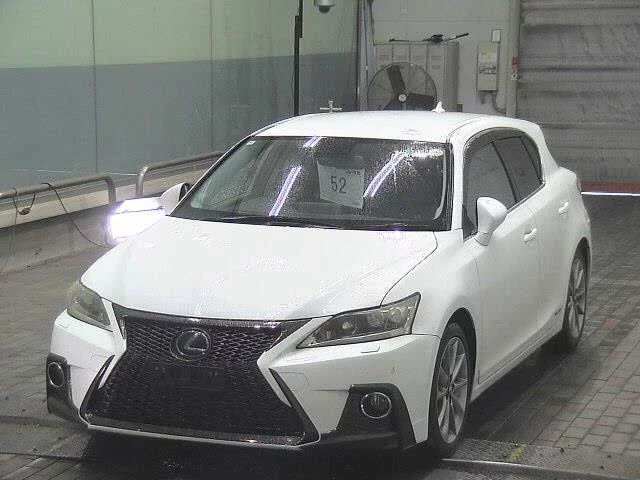 Lexus CT200h  с аукциона в Японии