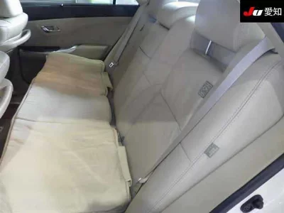 Toyota CROWN HYBRID