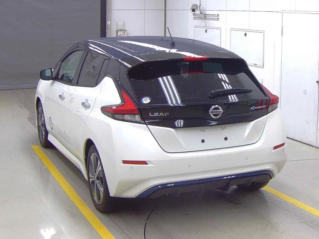 Nissan Leaf  с аукциона в Японии