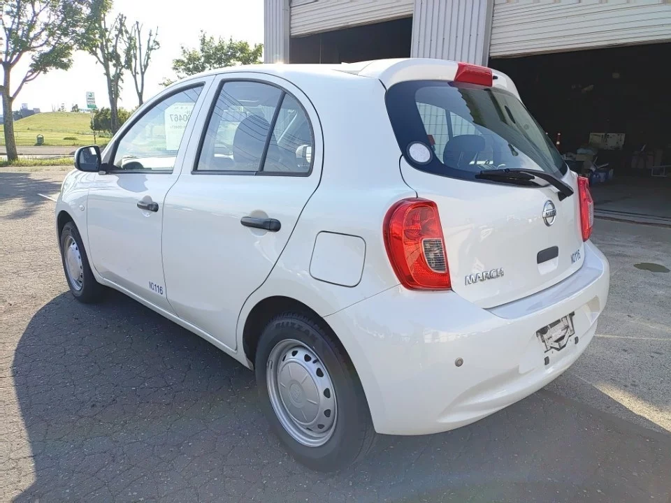 Nissan March  с аукциона в Японии
