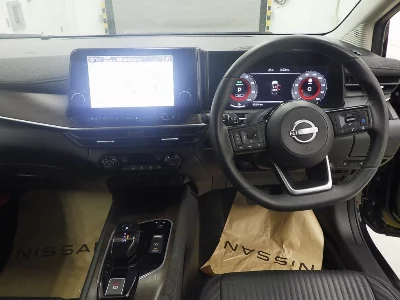 Nissan Aura