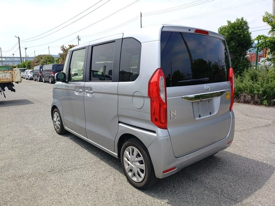 Honda N-Box  с аукциона в Японии