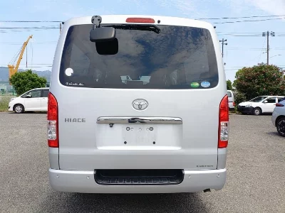 TOYOTA HIACE