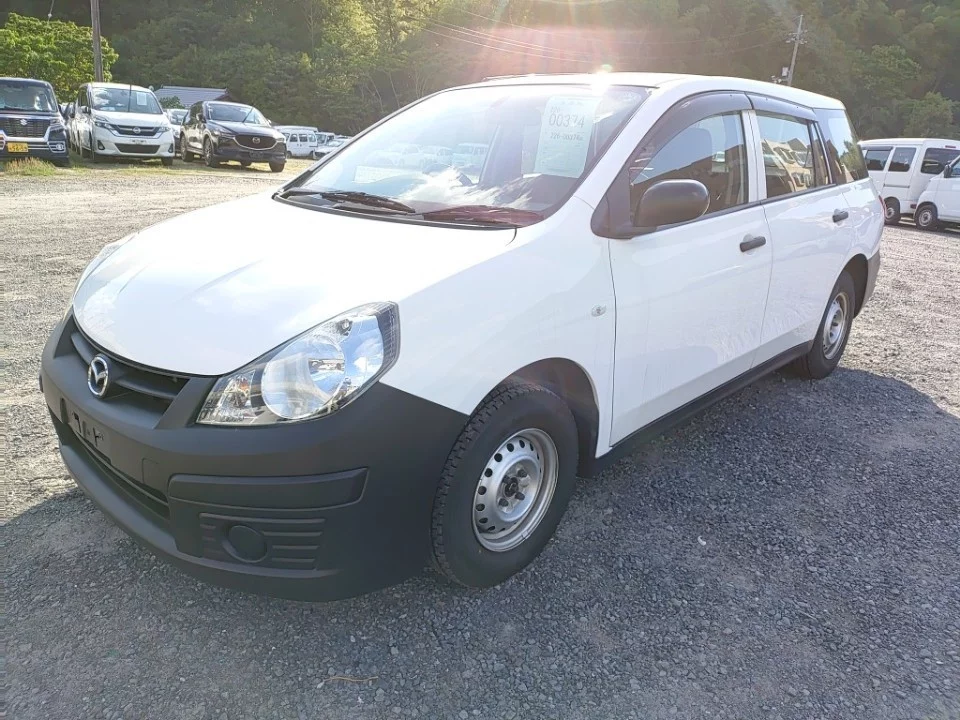 Mazda Familia  с аукциона в Японии