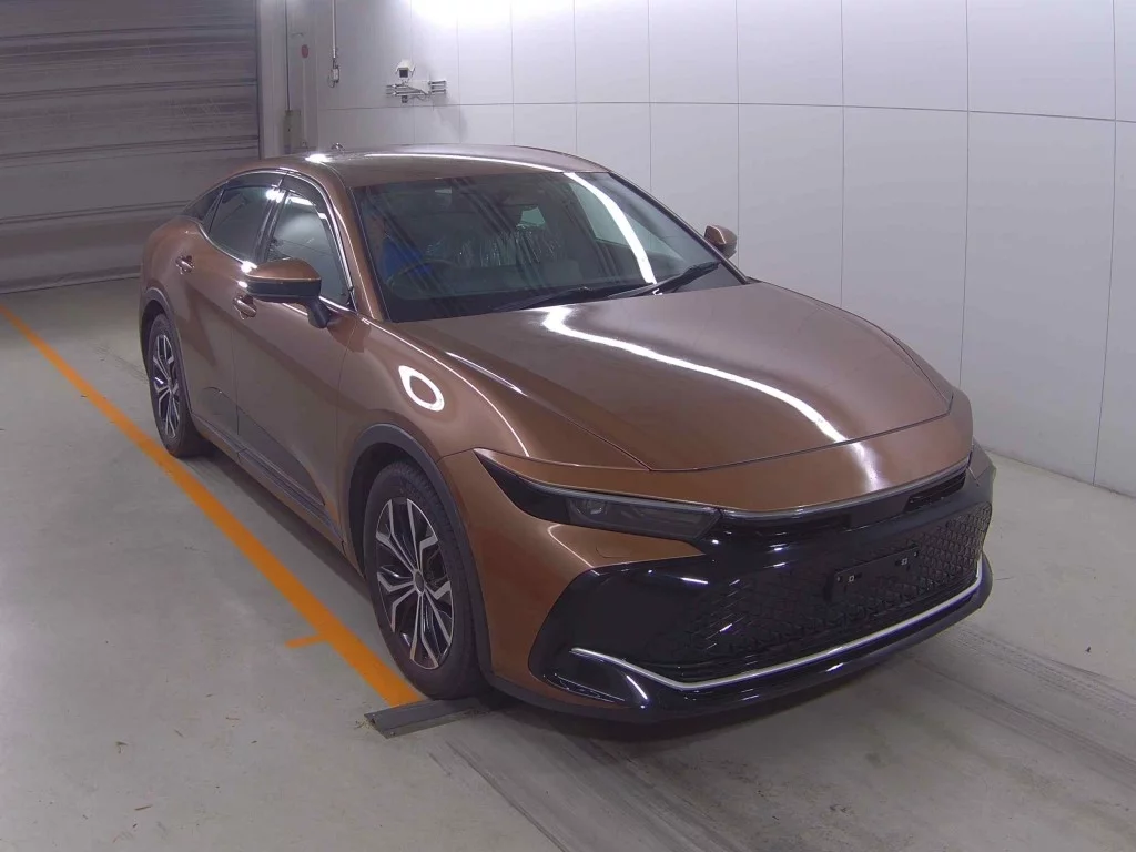 Toyota Crown Crossover  с аукциона в Японии