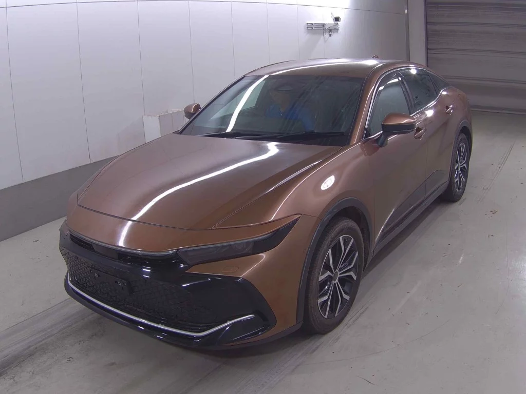 Toyota Crown Crossover  с аукциона в Японии