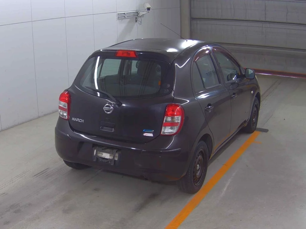 Nissan March  с аукциона в Японии