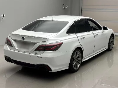 Toyota CROWN HYBRID