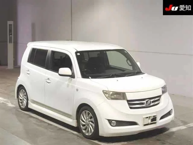 Toyota bB  с аукциона в Японии