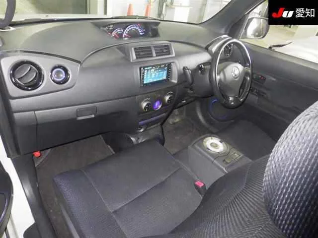 Toyota bB  с аукциона в Японии
