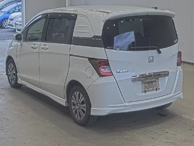 Honda Freed Spike