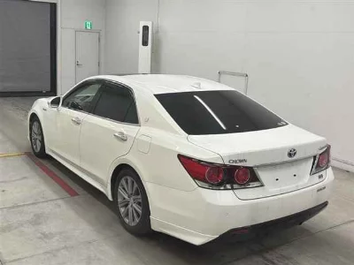 Toyota CROWN HYBRID