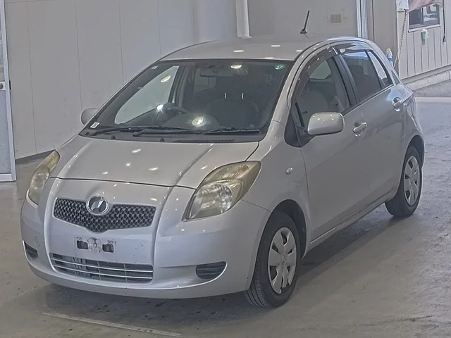 Toyota Vitz  с аукциона в Японии