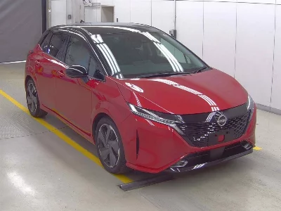 Nissan Aura