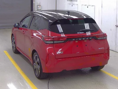 Nissan Aura