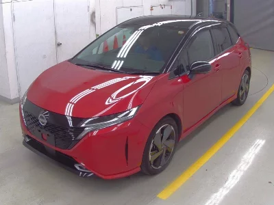 Nissan Aura