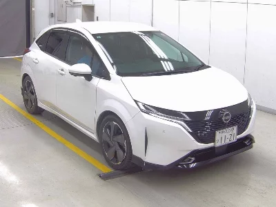 NISSAN AURA