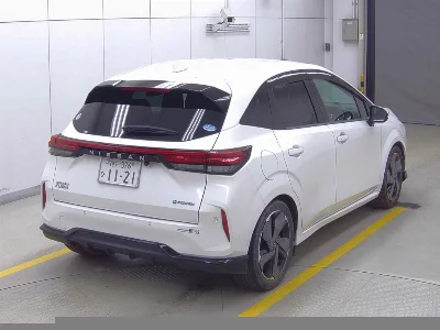 NISSAN AURA