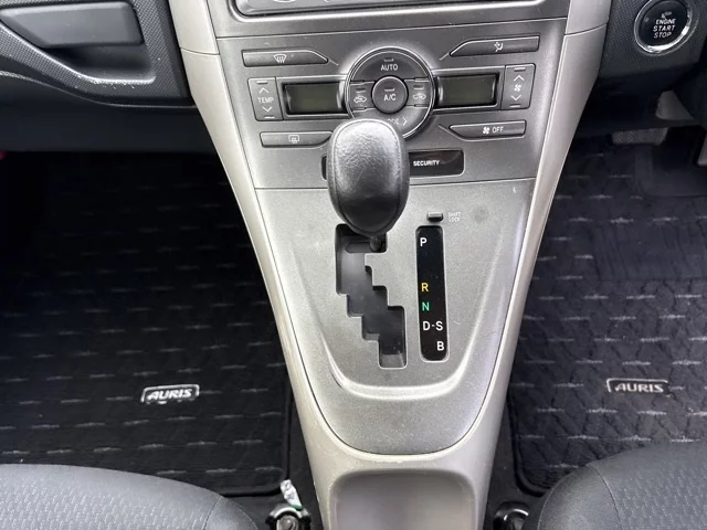 Toyota Auris  с аукциона в Японии