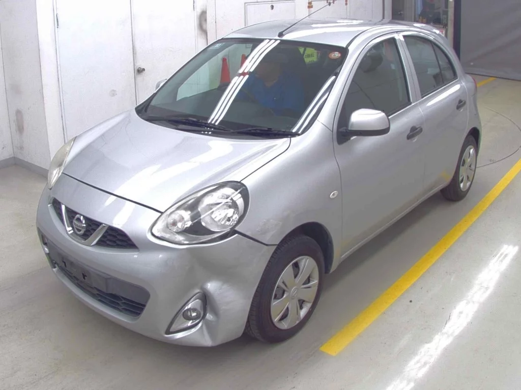 Nissan March  с аукциона в Японии