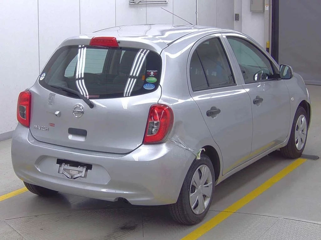 Nissan March  с аукциона в Японии
